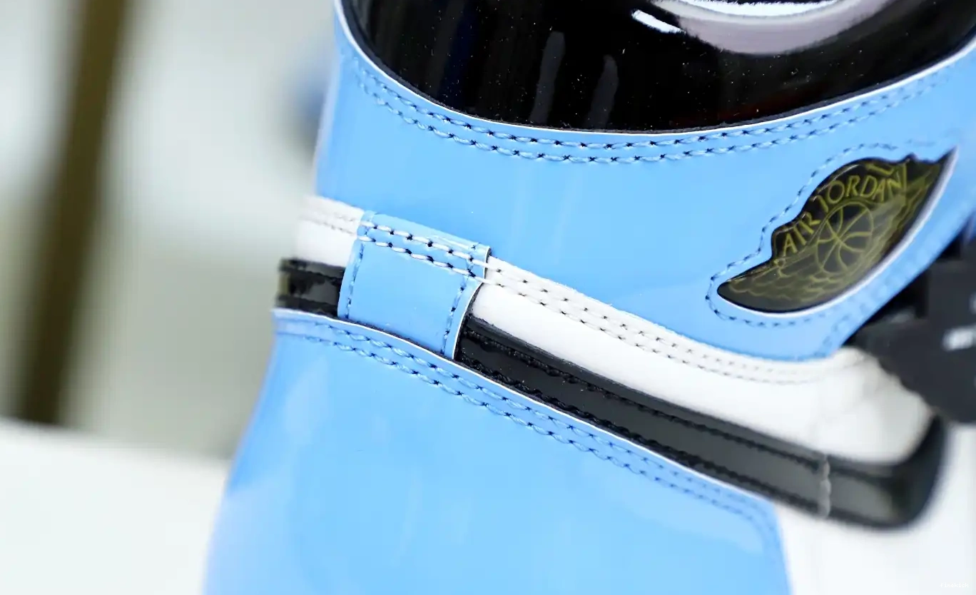 1 AIR OG JORDAN 'FEARLESS' RETRO HIGH 0520
